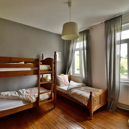 Du Mont Des Faucons Holiday home *