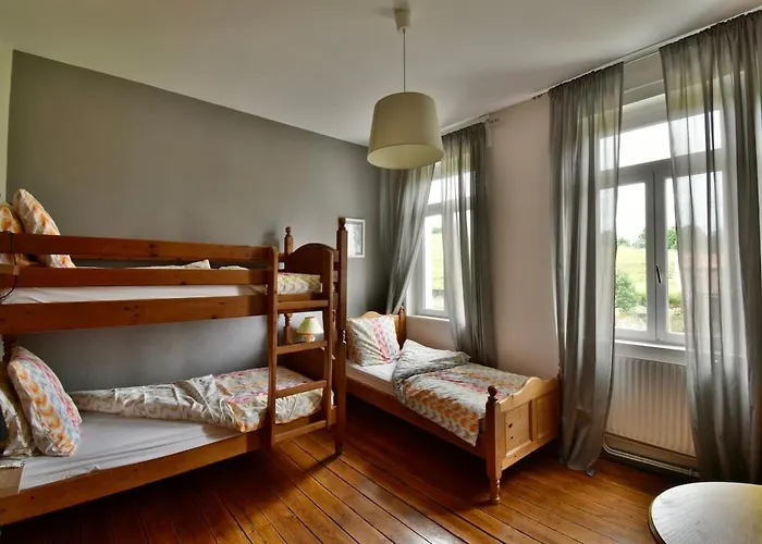 Du Mont Des Faucons Holiday home *
